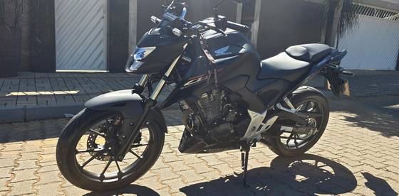 HONDA CB 300F TWISTER CBS HONDA CB 300F TWISTER CBS